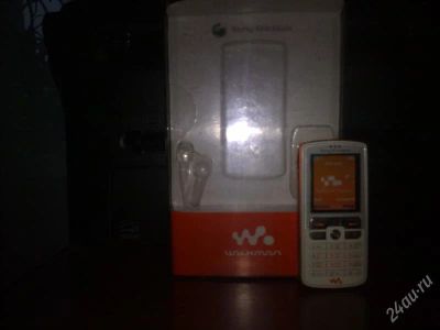 Лот: 2553064. Фото: 1. Sony Ericsson W800i (С рубля... Кнопочные мобильные телефоны