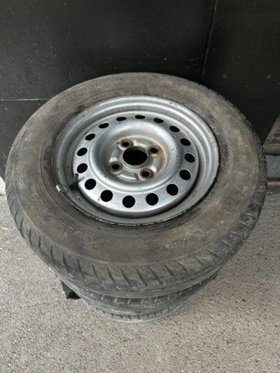 Лот: 20534602. Фото: 1. Комплект колёс 175/70 R13. Шины на дисках