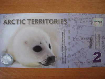 Лот: 4443091. Фото: 1. Арктика 2 доллара 2012 года. Пластиковая... Другое (банкноты)