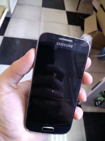 Лот: 11850960. Фото: 1. Samsung s4 mini i9190 разбит экран. Смартфоны