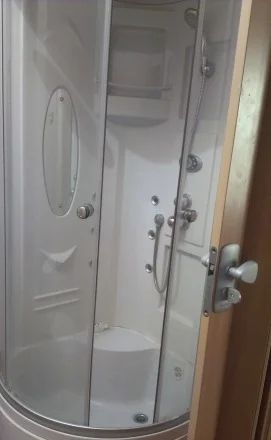 Лот: 7526260. Фото: 1. Сдам отличную гостинку на 52 Квартале. Квартиры, студии