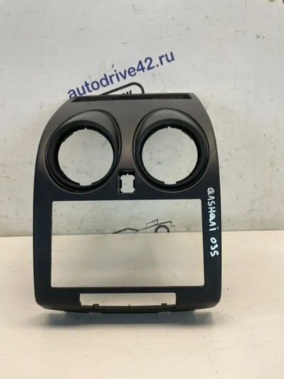 Лот: 25026353. Фото: 1. рамка магнитолы Nissan Qashqai... Двигатель и элементы двигателя