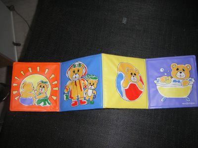 Лот: 5166699. Фото: 1. Книжка-пищалка для ванной. Для младенцев