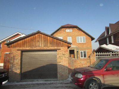 Лот: 9526447. Фото: 1. Продам кирпичный коттедж с земельным... Дома