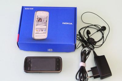 Лот: 4451499. Фото: 1. Nokia 5228 черный. Смартфоны