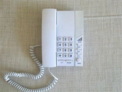 Лот: 993107. Фото: 1. телефонный аппарат. Проводные телефоны