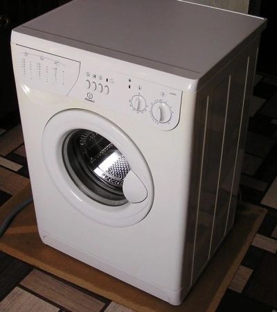 Лот: 17210758. Фото: 1. Стиральная машинка "Indesit W... Стиральные машины