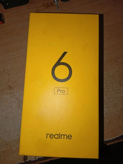 Лот: 21731115. Фото: 1. Realme 6 Pro. Смартфоны