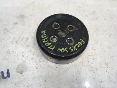 Лот: 21711539. Фото: 1. шкив помпы Ford Focus CB4. Двигатель и элементы двигателя