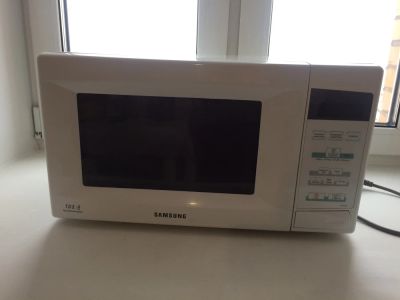 Лот: 8817557. Фото: 1. Микроволновая печь Samsung MW74VR. Микроволновки, мини-печи