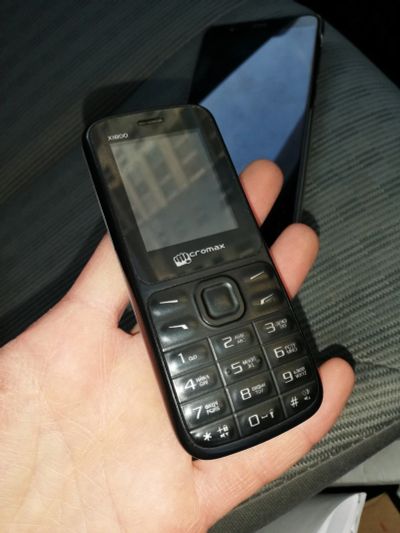 Лот: 13024681. Фото: 1. Кнопочный телефон Micromax. Кнопочные мобильные телефоны