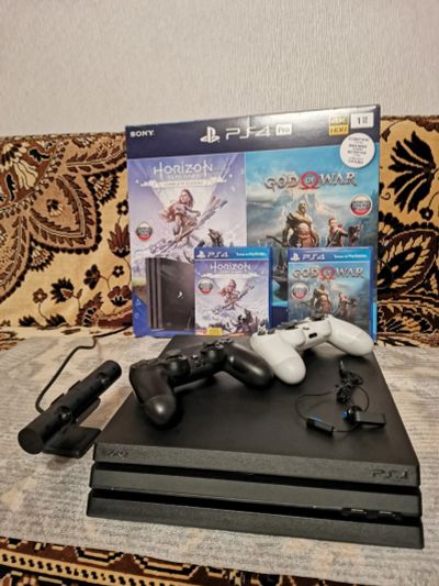 Лот: 16539699. Фото: 1. Sony PlayStation 4 Pro С двумя... Игры для консолей