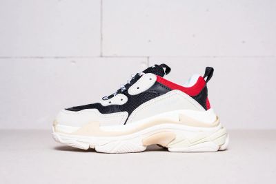 Лот: 13446210. Фото: 1. Продам кроссовки Balenciaga Triple... Кеды, кроссовки, слипоны