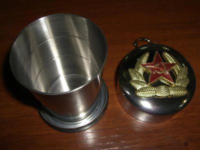 Лот: 9079547. Фото: 1. Стаканчик складной с карабином... Другое (сувениры, подарки)