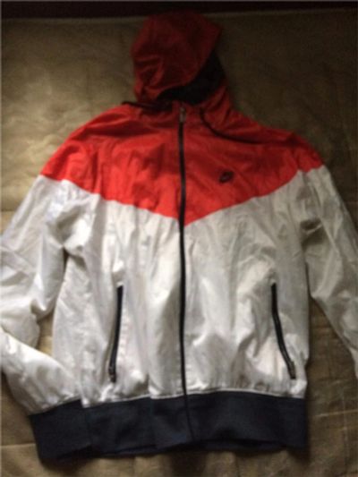 Лот: 9677432. Фото: 1. ветровка nike. Верхняя одежда