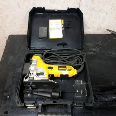 Лот: 12645047. Фото: 1. Лобзик DeWALT DW333K. Электроинструмент