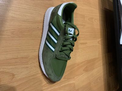 Лот: 16611332. Фото: 1. Кросовки Adidas. Кеды, кроссовки, слипоны