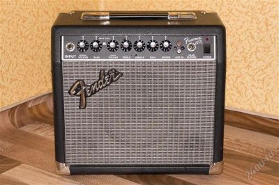 Лот: 1991741. Фото: 1. Комбоусилитель FENDER FRONTMAN... Гитарные эффекты и комбоусилители