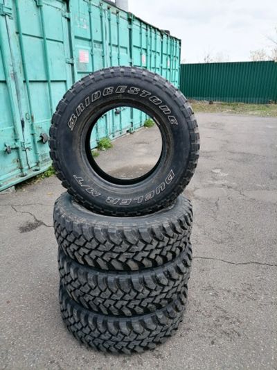 Лот: 18184660. Фото: 1. Bridgestone Dueler 235/75 R15. Шины
