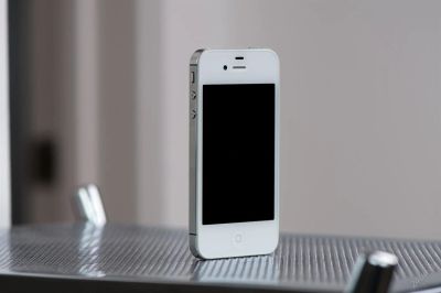 Лот: 3190633. Фото: 1. Оригинальный IPhone 4S 16GB +НОВЫЙ... Смартфоны
