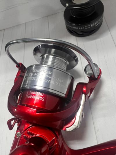 Лот: 20428380. Фото: 1. катушка Shimano 3000 SFB 6 подшипников. Катушки, комплектующие