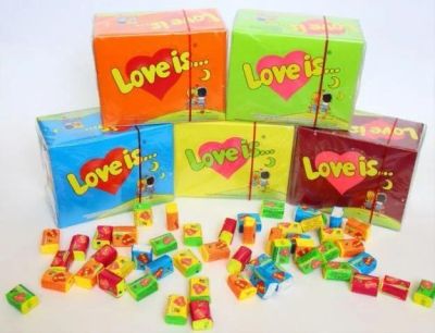 Лот: 3427963. Фото: 1. Жевательная резинка Love is. Жевательная резинка