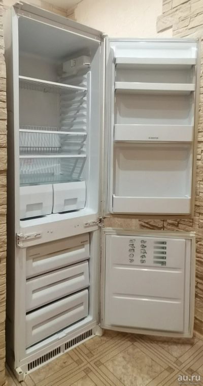 Лот: 18484538. Фото: 1. Встраиваемый холодильник Ariston. Холодильники, морозильные камеры