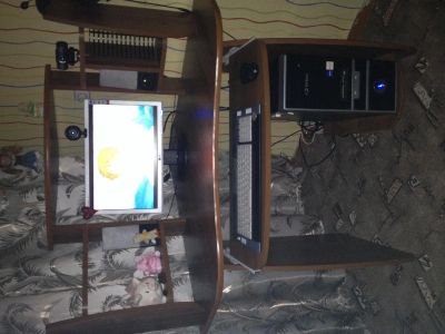 Лот: 3550944. Фото: 1. Компьютер+ стол. Компьютеры в сборе
