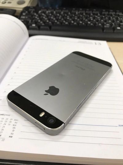 Лот: 8886248. Фото: 1. Iphone 5S - 16 gb. Смартфоны