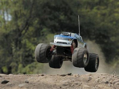 Лот: 875012. Фото: 1. Модель монстра Giga crusher. Автомоделизм