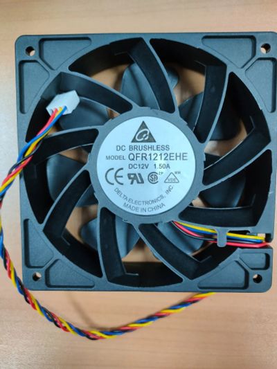 Лот: 19879745. Фото: 1. Вентилятор Delta Electronics QFR1212EHE... Системы охлаждения