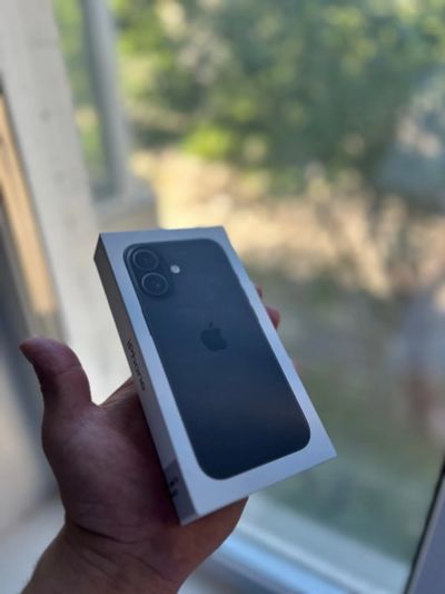Лот: 25390753. Фото: 1. Смартфон Apple iPhone 16 128Gb... Смартфоны