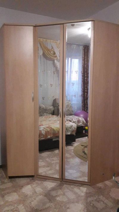 Лот: 13735684. Фото: 1. Шкаф угловой .до 20 мая продажа. Шкафы, шкафы-купе