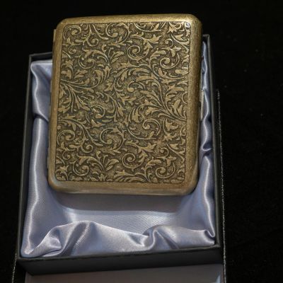 Лот: 16230819. Фото: 1. Винтажный латунный портсигар. Другое (коллекционирование, моделизм)