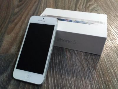 Лот: 8658876. Фото: 1. Iphone 5 16 gb. Смартфоны