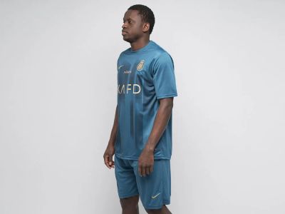 Лот: 24975420. Фото: 1. Футбольная форма Nike FC Al Nassr. Форма