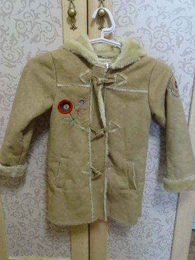 Лот: 10507385. Фото: 1. Продам б/у дубленку для девочки... Верхняя одежда