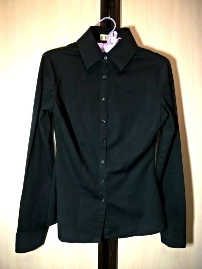 Лот: 10438023. Фото: 1. Чёрная рубашка. Блузы, рубашки