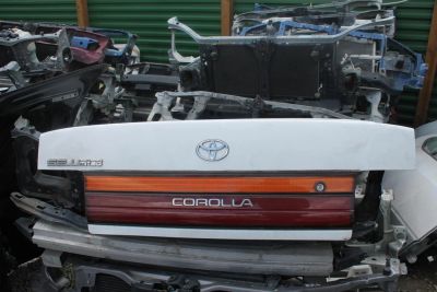 Лот: 4165201. Фото: 1. Крышка багажника Toyota Corolla... Кузов