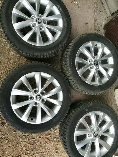Лот: 12424995. Фото: 1. Оригинальные диски Skoda Octavia... Шины на дисках