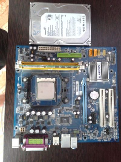 Лот: 6830377. Фото: 1. gigabyte ga-m61sme-s2l,проц athlon... Материнские платы
