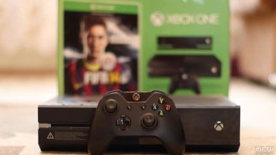 Лот: 10735866. Фото: 1. xbox one 500 + kinect+fifa14 Обмен... Игровые приставки, консоли
