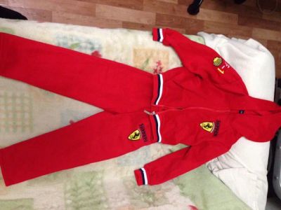 Лот: 4506439. Фото: 1. Ferrari спортивный костюм. Спортивная одежда