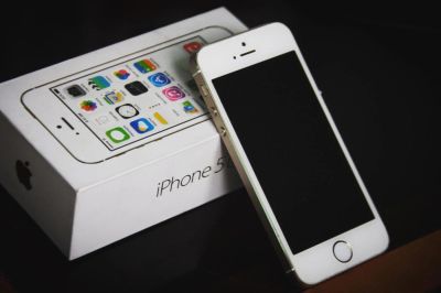 Лот: 6167023. Фото: 1. iPhone 5s gold 16g. Смартфоны