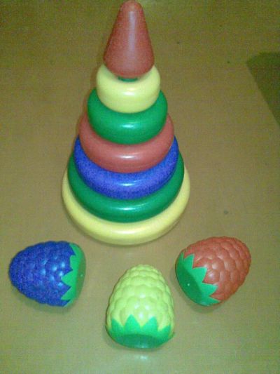 Лот: 5748382. Фото: 1. яркая пирамидка + шишки, состояние... Развивающие