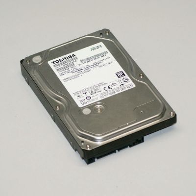 Лот: 18600007. Фото: 1. SATA Жесткий диск 1 ТБ Toshiba... Жёсткие диски (HDD)