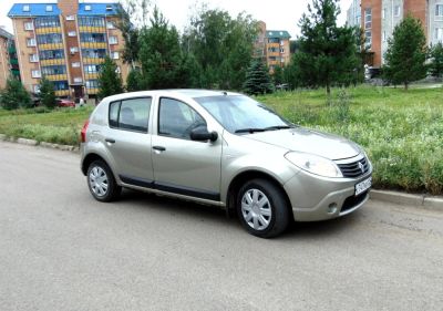 Лот: 7992232. Фото: 1. Renault Sandero 1.4, 2011 г... Автомобили