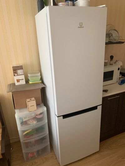 Лот: 17651856. Фото: 1. Холодильник Indesit DF 4180 W. Холодильники, морозильные камеры
