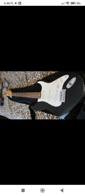 Лот: 25741525. Фото: 1. Электрогитара Maxton. Гитары