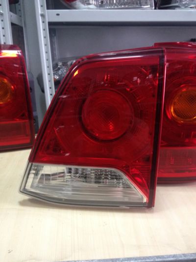 Лот: 25639676. Фото: 1. Задний (R) фонарь Toyota Land... Оптика и освещение